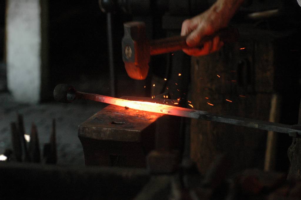 Blacksmith_working