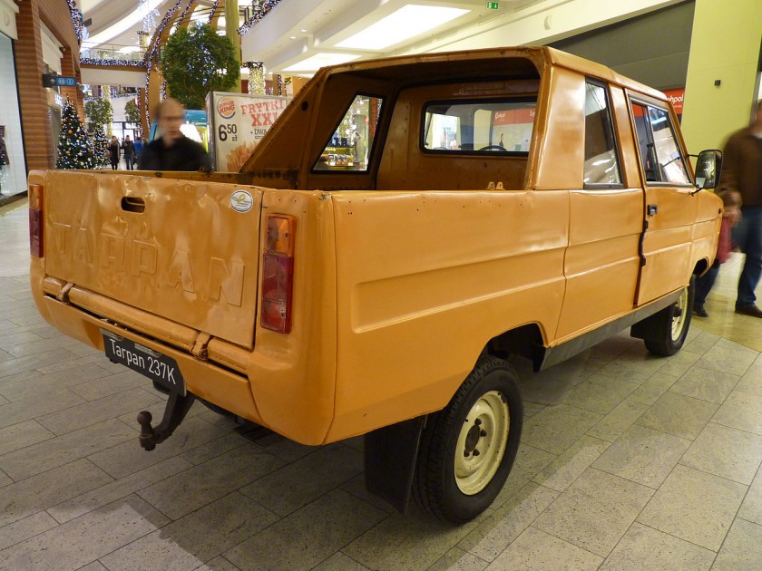 FSR_Tarpan_237S_during_„XXX_lat_motoryzacji_PRL”_exhibition_at_Bonarka_City_Center_in_Kraków_3