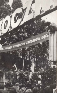 Solidarity_August_1980_gate_of_Gdańsk_Shipyard