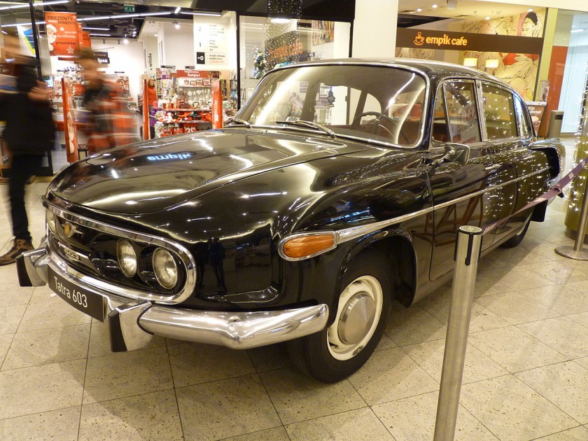 Tatra_2-603_II_during_„XXX_lat_motoryzacji_PRL”_exhibition_at_Bonarka_City_Center_in_Kraków