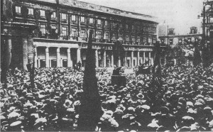 1024px-Wiec_pierwszomajowy_1925_(HistoriaPolski_str.163)