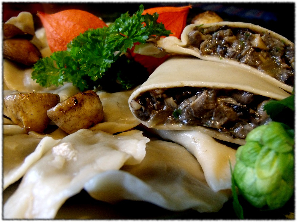 pierogi z leśnymi grzybami