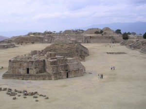 Monte_Albán_archeological_site,_Oaxaca