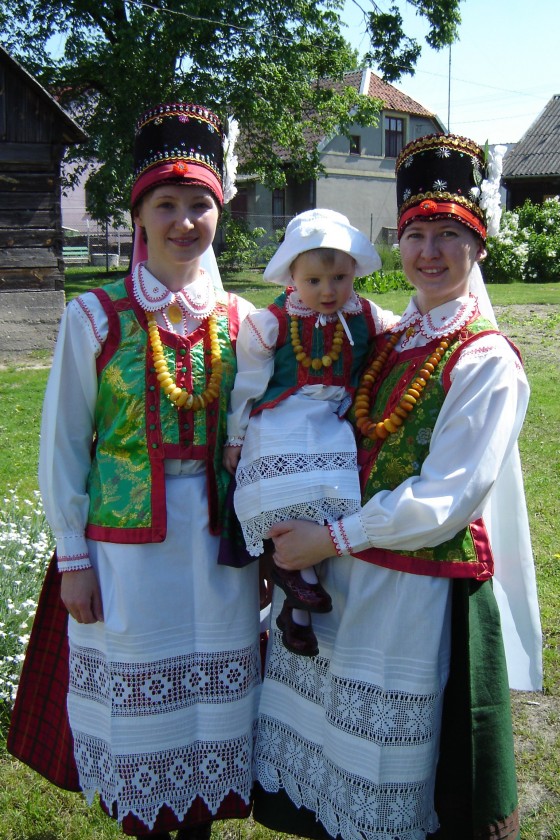 Kurpie-stroje_ludowe