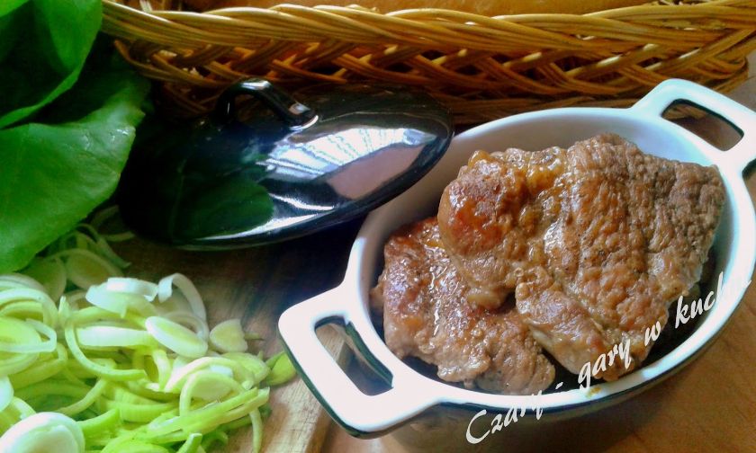 przepis na duszoną w herbacie karkówkę