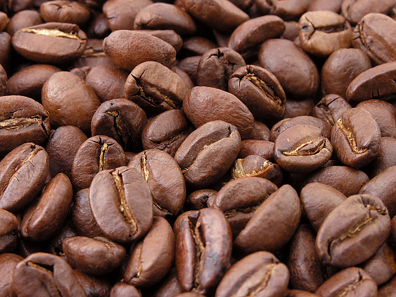 800px-Roasted_coffee_beans