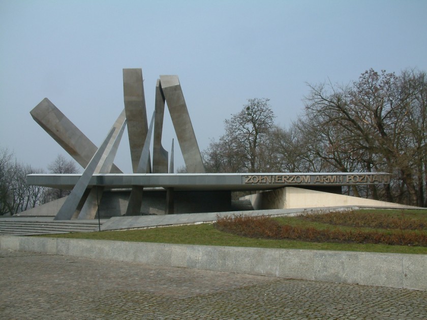 Pomnik_Armii_Poznań_Poznań