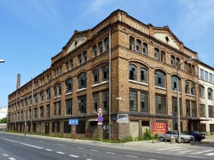 Warszawa_-_fabryka_lamp_i_fabryka_chemiczna_Praga-840x630