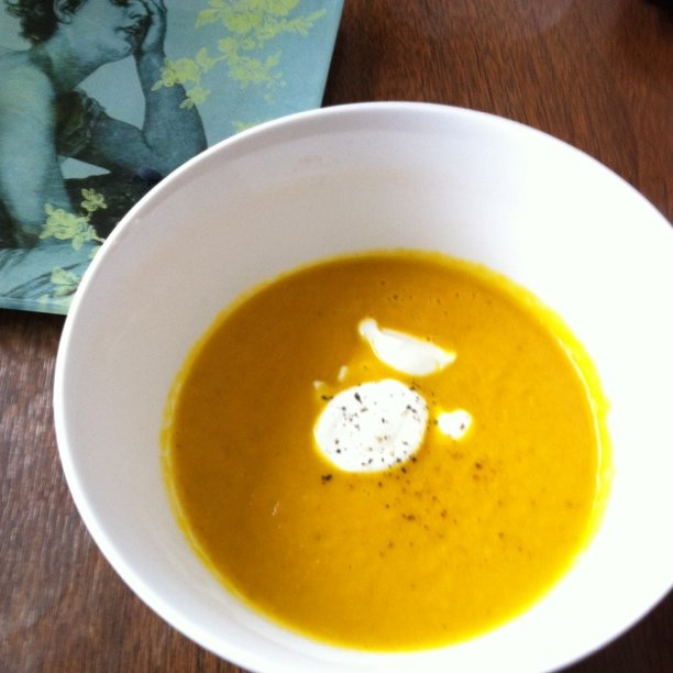 zupa na marchwi z dodatkiem imbiru